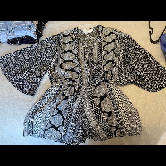 Cute summer romper - Picture 1 of 2